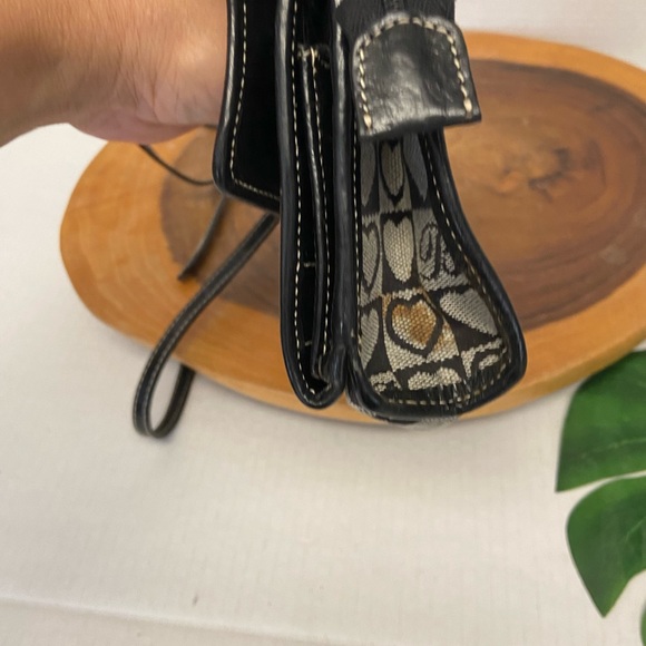 Brighton Wallet Cross Body - Picture 4 of 16